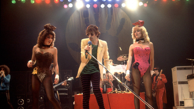 Women stage microphones group standing free wallpaper - medium preview image