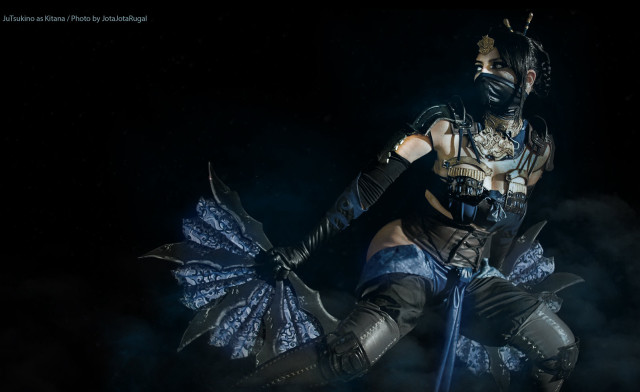 Woman costume wings mask face free wallpaper - medium preview image