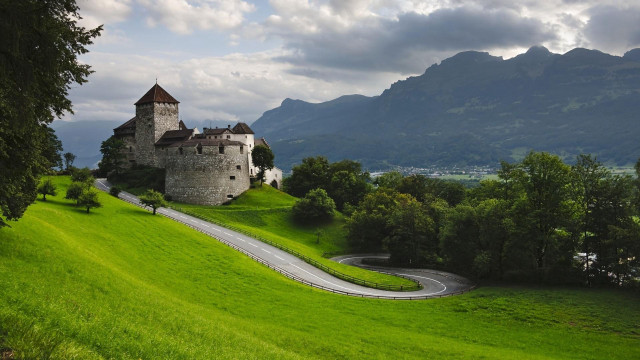 Castle hill winding road mountain free wallpaper - medium preview image