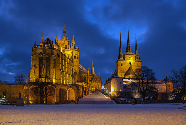 Castle clocktower night snowy ground free wallpaper for desktop - medium preview image