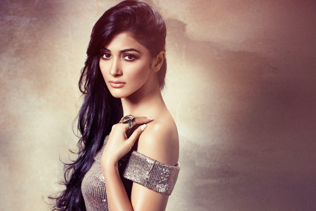 Woman long hair dress ring #2 free wallpaper - medium preview image