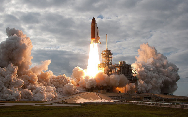 Rocket launch smoke platform sky #2 free wallpaper - medium preview image