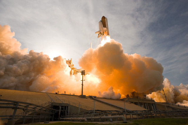 Rocket launching smoke landing gear free wallpaper - medium preview image
