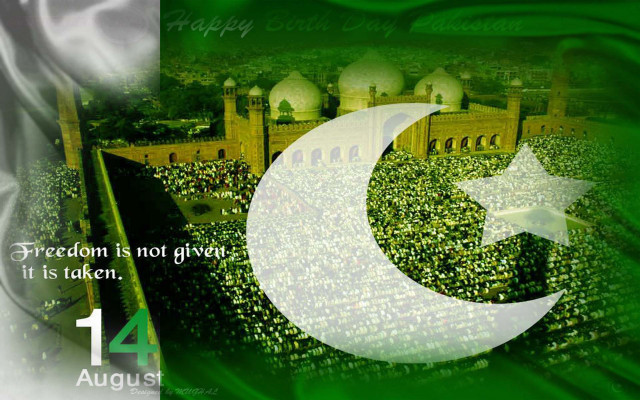 Crowd green white background crescent free wallpaper - medium preview image