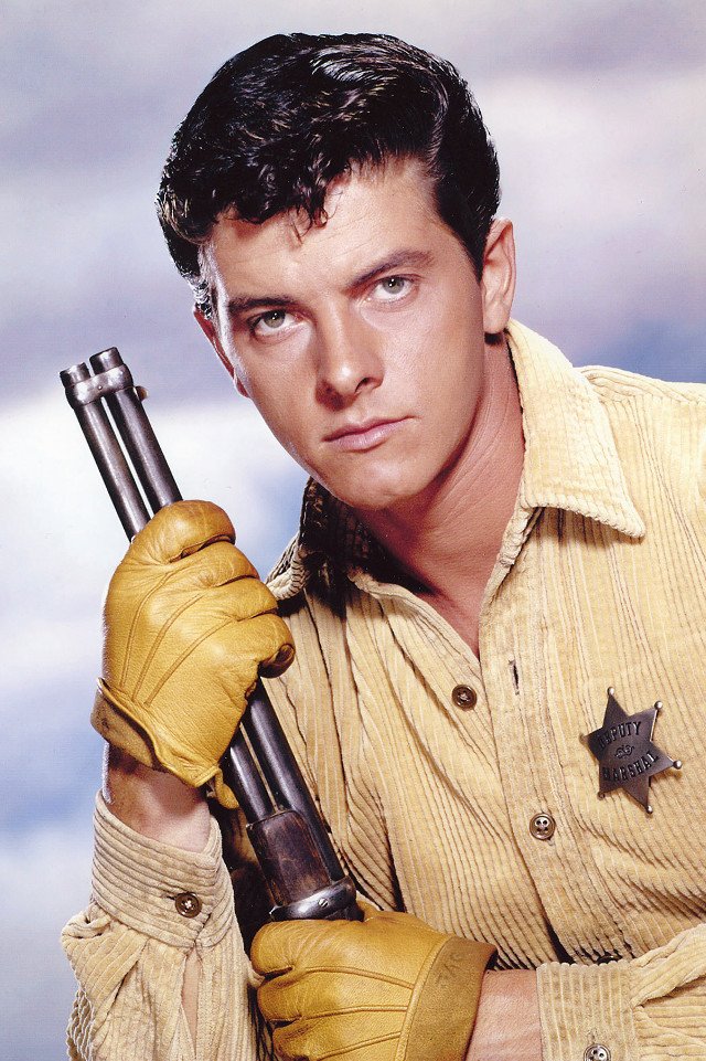 Sheriff man gun serious look free wallpaper - medium preview image