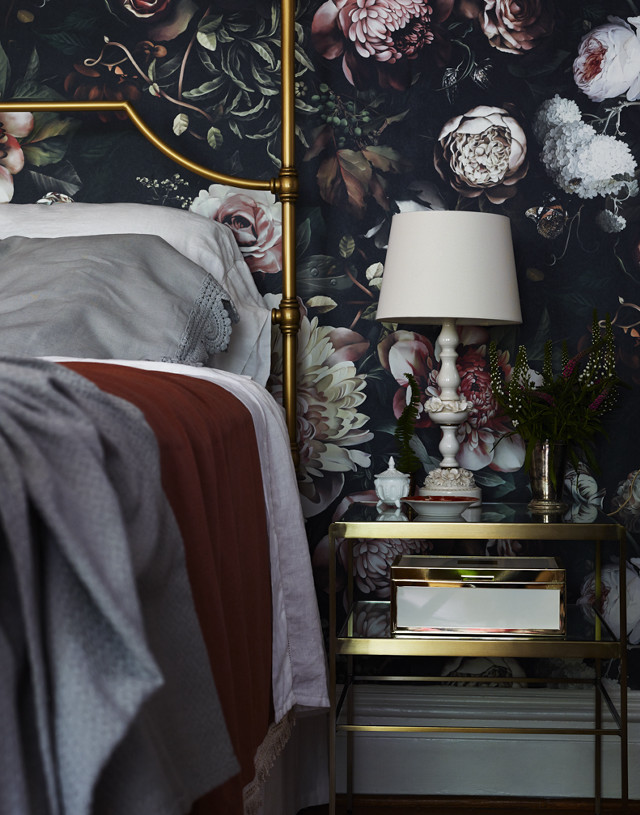 Bed floral wallpaper lamp nightstand free wallpaper - medium preview image
