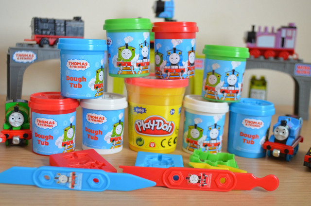 Toys table train background toy free wallpaper - medium preview image