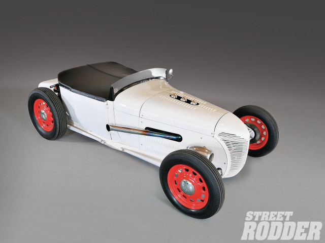 White model car red wheels free wallpaper - medium preview image