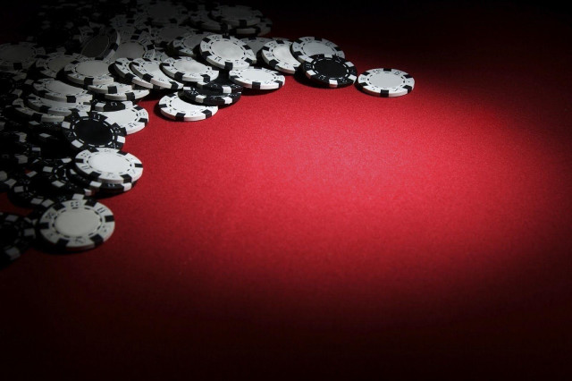 Red table poker chips background free wallpaper - medium preview image