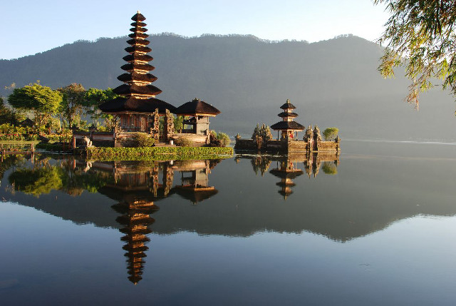 Lake pagoda mountains trees reflection free wallpaper for desktop - medium preview image