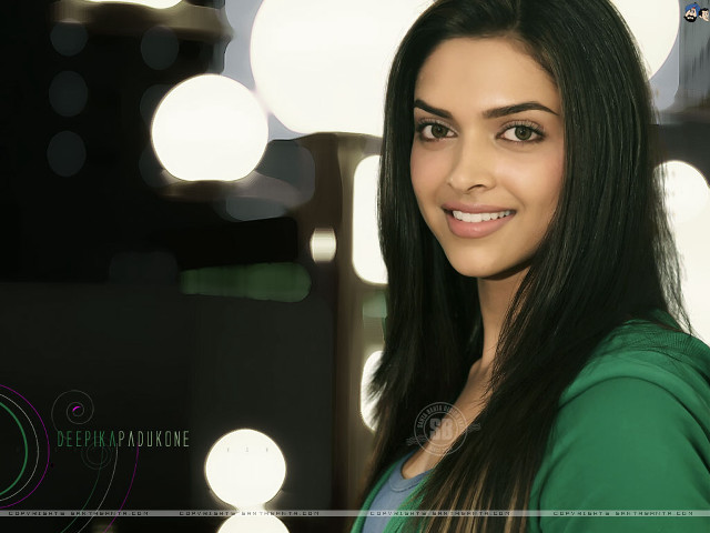 Woman smiling green shirt moonlight free wallpaper - medium preview image