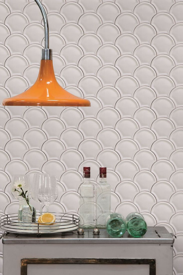 Table plate glass lamp bottle free wallpaper - medium preview image