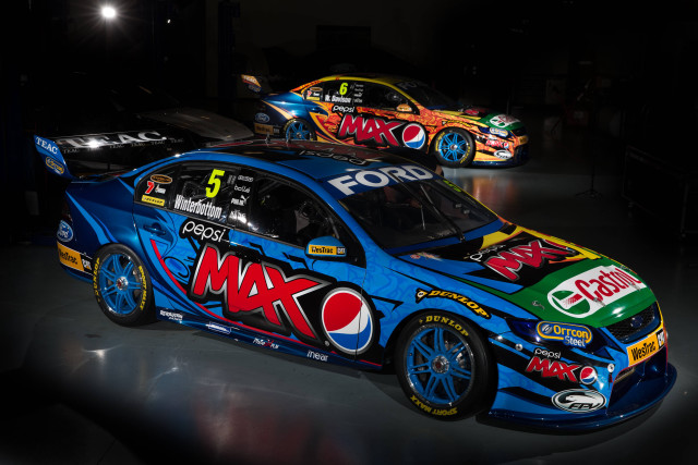 Car paint dark room spotlight free wallpaper - medium preview image