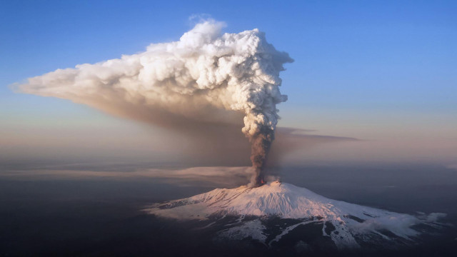 Volcano smoke mountain range cloud free wallpaper - medium preview image
