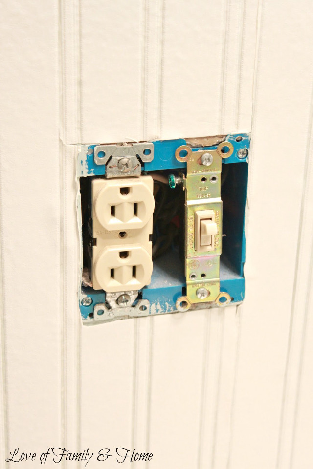 Electrical outlets wall mounted outlet free wallpaper - medium preview image