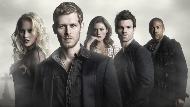 Group people city skyline foggy free wallpaper - medium preview image