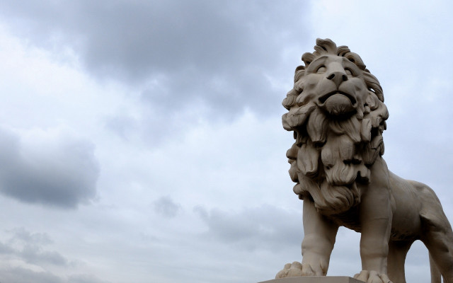 Lion statue sky background clouds free wallpaper - medium preview image