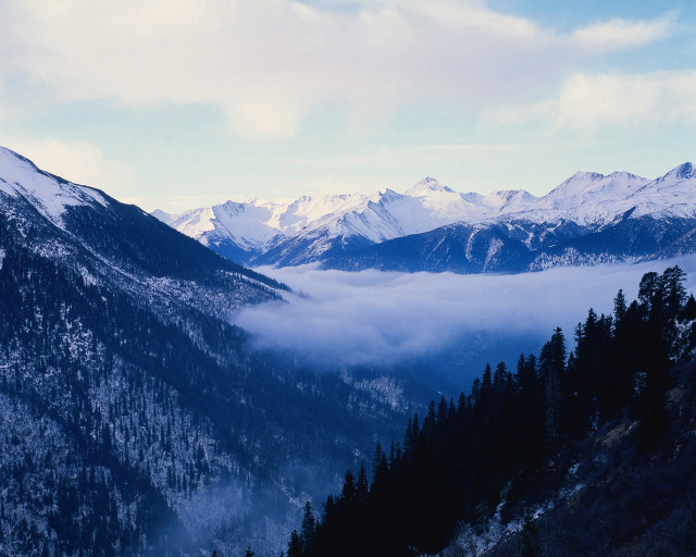 Mountain range clouds foreground background free wallpaper - medium preview image