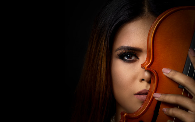 Woman violin serious portrait art free wallpaper - medium preview image