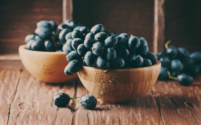 Blueberries bowl wooden table stilllife free wallpaper - medium preview image