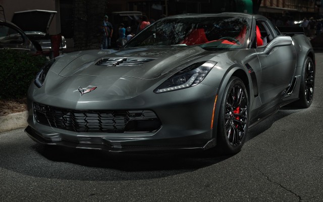 Silver sports car night people free wallpaper - medium preview image