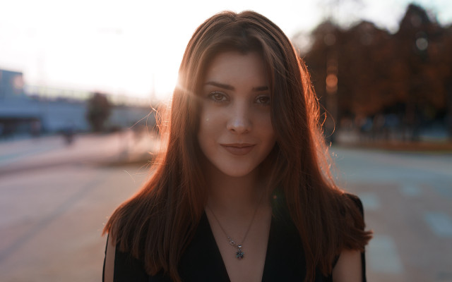 Woman longhair streetcorner sunshine necklace free wallpaper - medium preview image