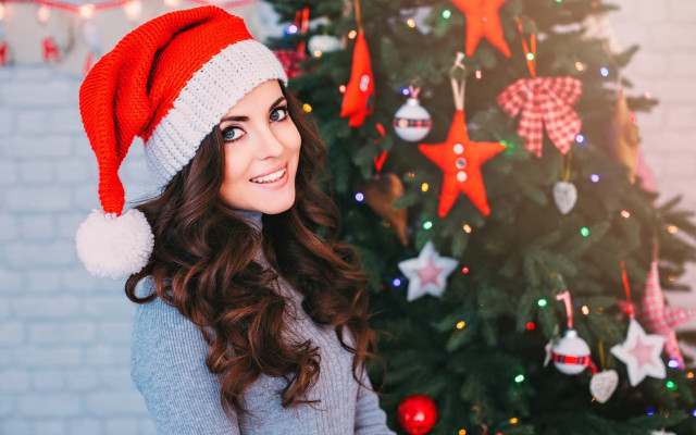 Santa hat christmas tree fur free wallpaper - medium preview image