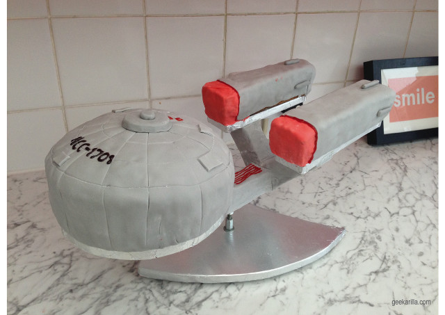 Cake space shuttle smiling countertop free wallpaper - medium preview image