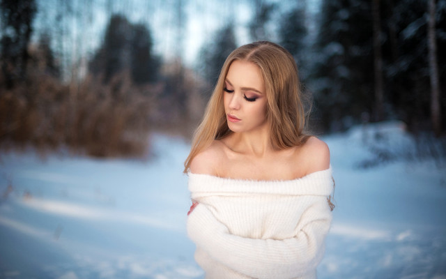 Blonde woman snow white sweater free wallpaper - medium preview image