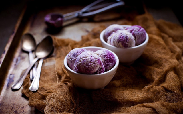 Two bowls ice cream spoons free wallpaper - medium preview image