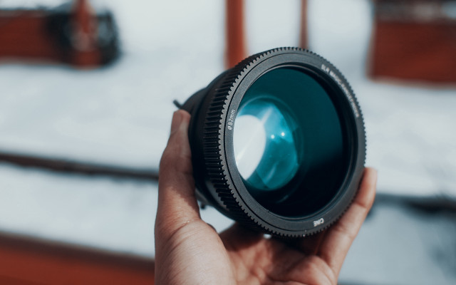 Snowy portrait camera lens tilt free wallpaper - medium preview image