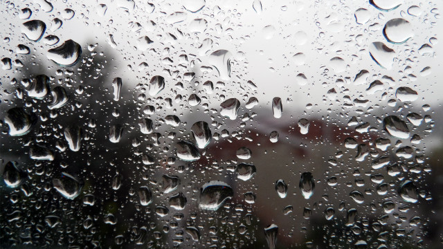 Window raindrops building red light free wallpaper - medium preview image