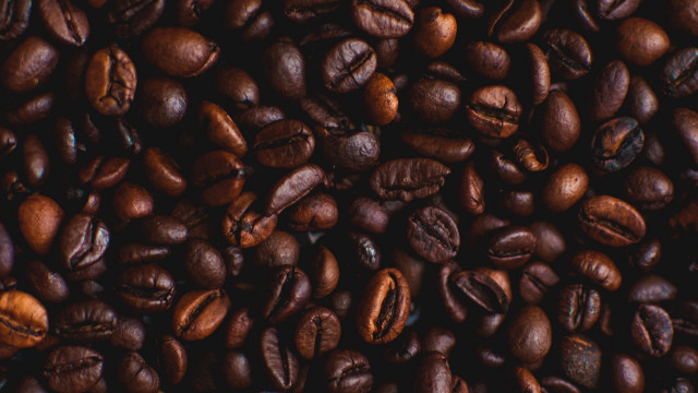 Coffee beans black background photorealism free wallpaper - medium preview image