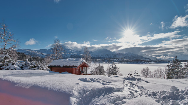 Cabin snow mountain sun winter free wallpaper - medium preview image