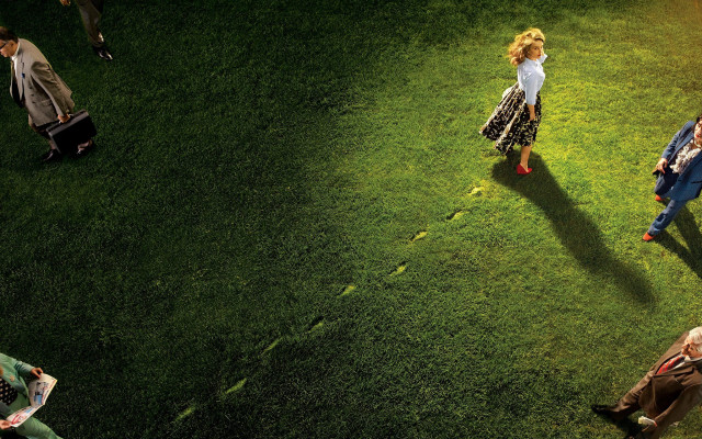 Group people green field woman free wallpaper - medium preview image