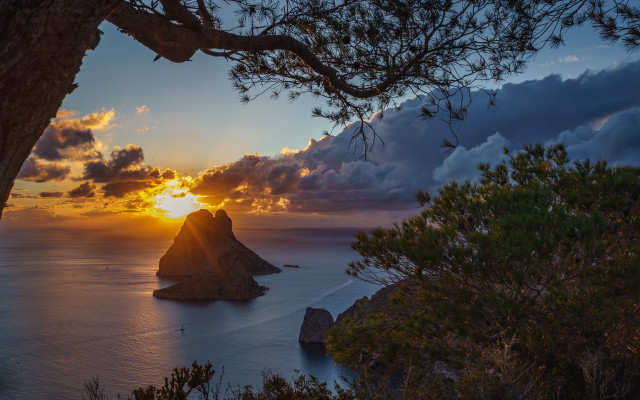 Sunset water rock forefront clouds free wallpaper - medium preview image