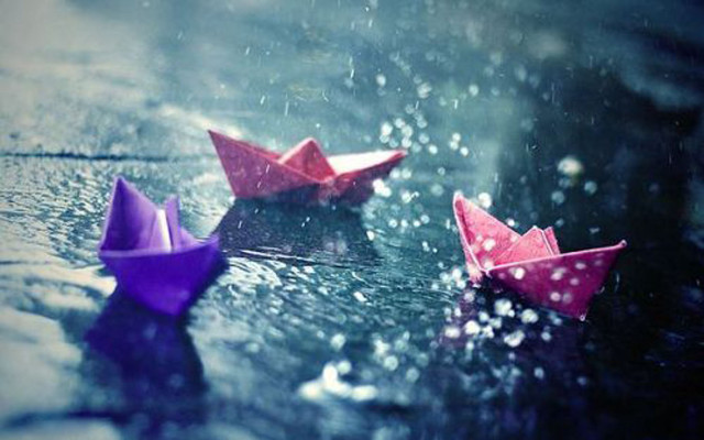 Origami boats floating wet surface free wallpaper - medium preview image