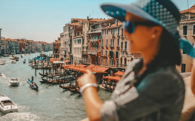 Woman hat sunglasses bridge cityscape free wallpaper - medium preview image
