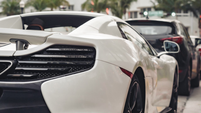 White sports car palm trees #2 free wallpaper - medium preview image