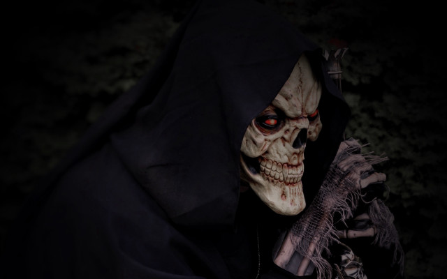 Creepy skeleton hooded knife blood free wallpaper - medium preview image