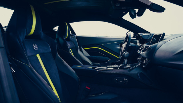 Car steeringwheel dashboard yellowline door free wallpaper - medium preview image