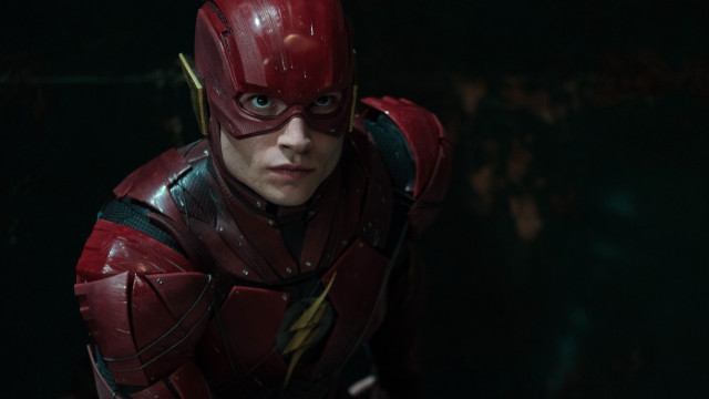 Red suit flash comic panel free wallpaper - medium preview image