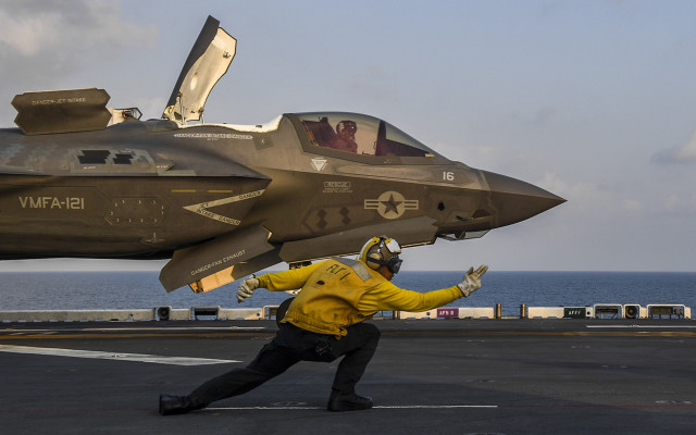 Fighter jet ship pilot yellow free wallpaper - medium preview image