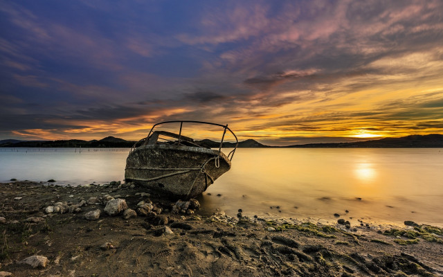 Boat beach ocean sunset clouds free wallpaper - medium preview image