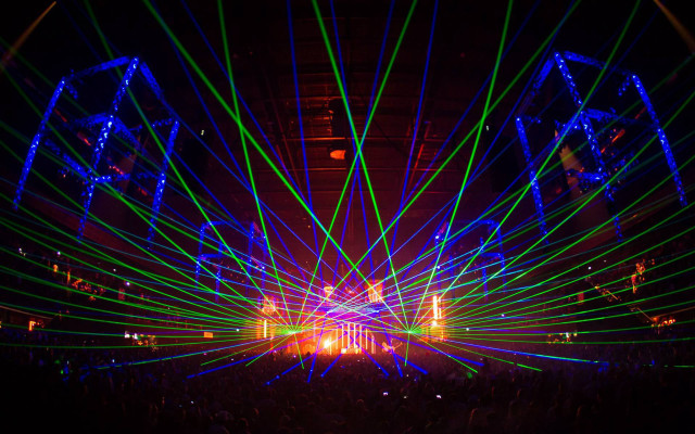 Crowd stage lights gathering people free wallpaper - medium preview image