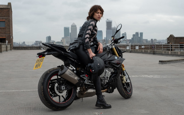 Eve ryder motorcycle city skyline free wallpaper - medium preview image