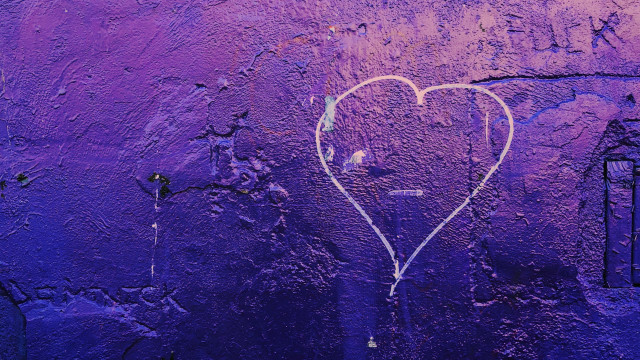 Purple heart graffiti lantern cityscape free wallpaper - medium preview image