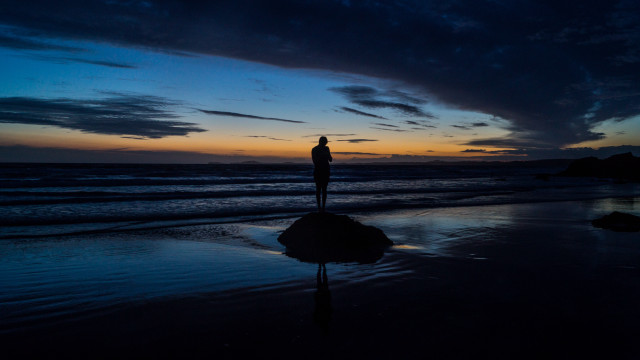 Beach sunset portrait clouds ocean free wallpaper - medium preview image