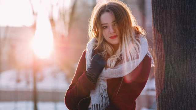 Woman tree snow redjacket blonde free wallpaper - medium preview image