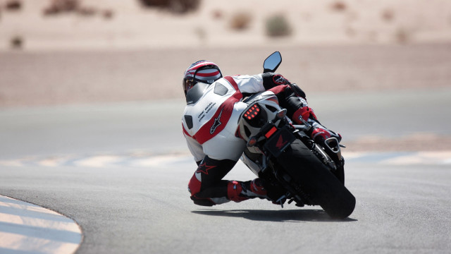 Motorcycle race helmet mecha desert free wallpaper - medium preview image